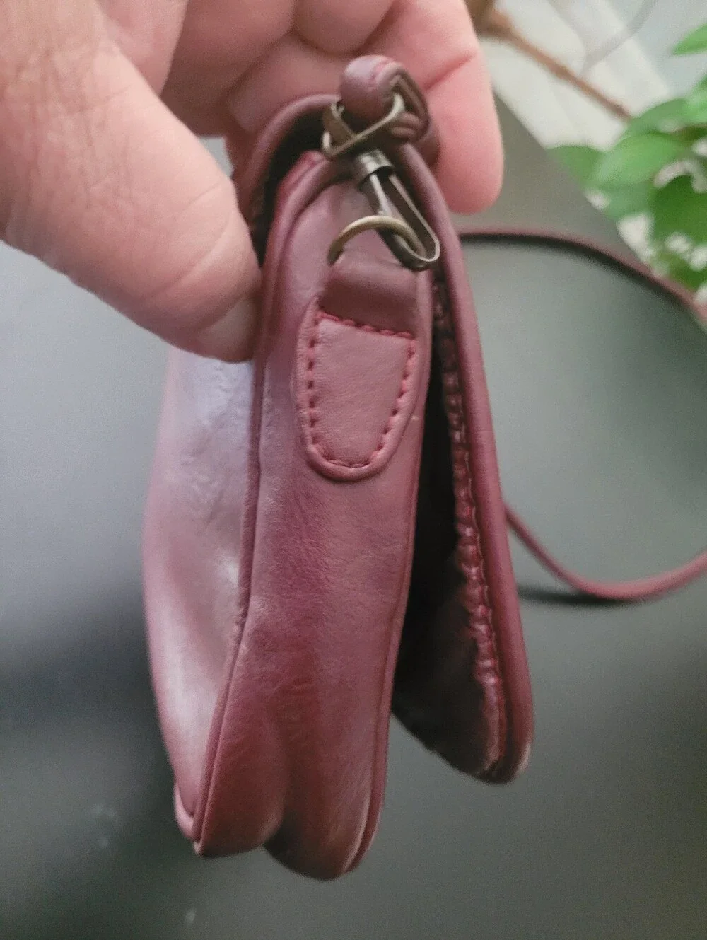 Pacific Connections Women's Burgundy Clutch/Crossbody Bag